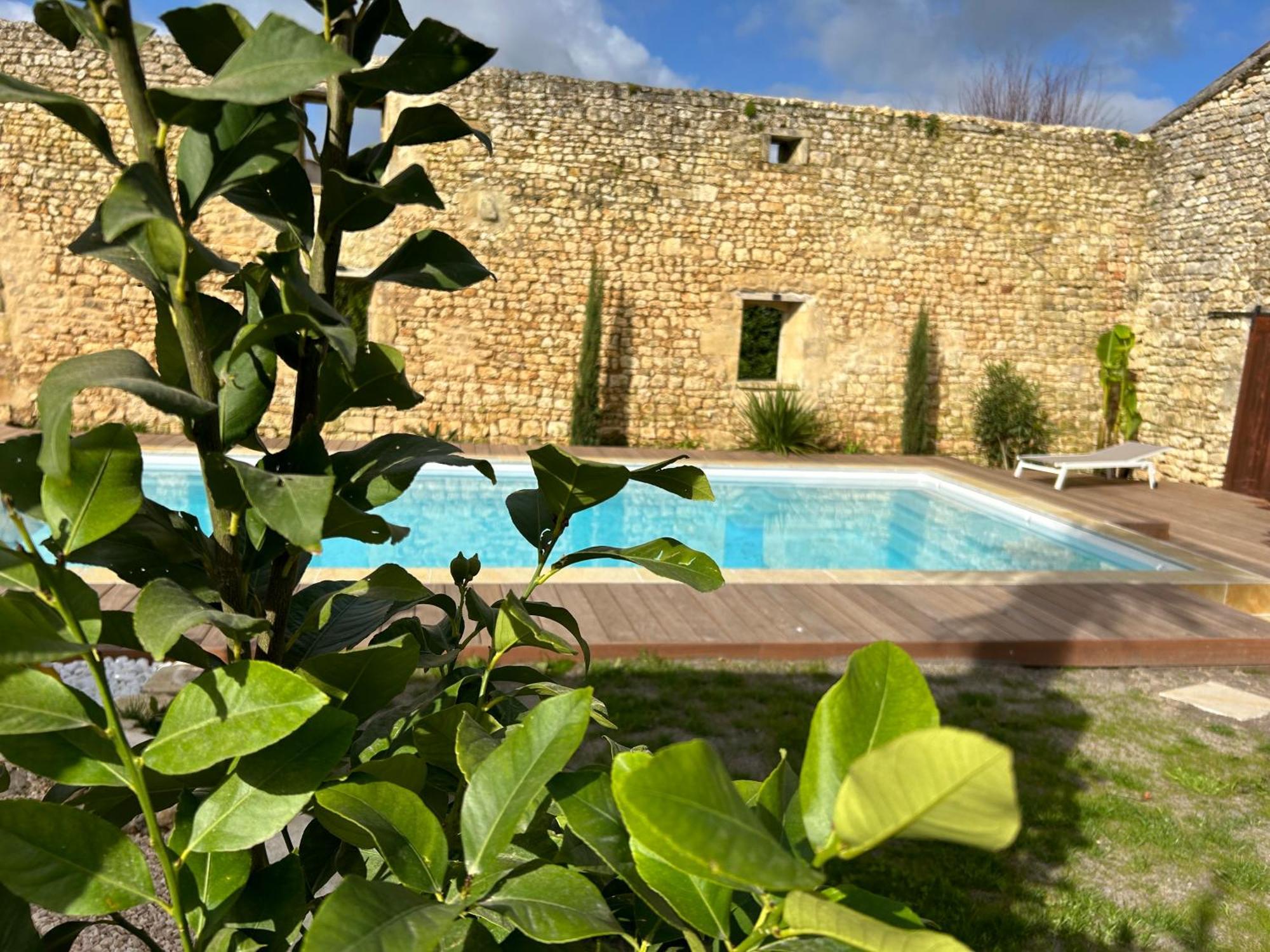 Domaine De La Gemoliere Bed & Breakfast Gémozac Eksteriør bilde