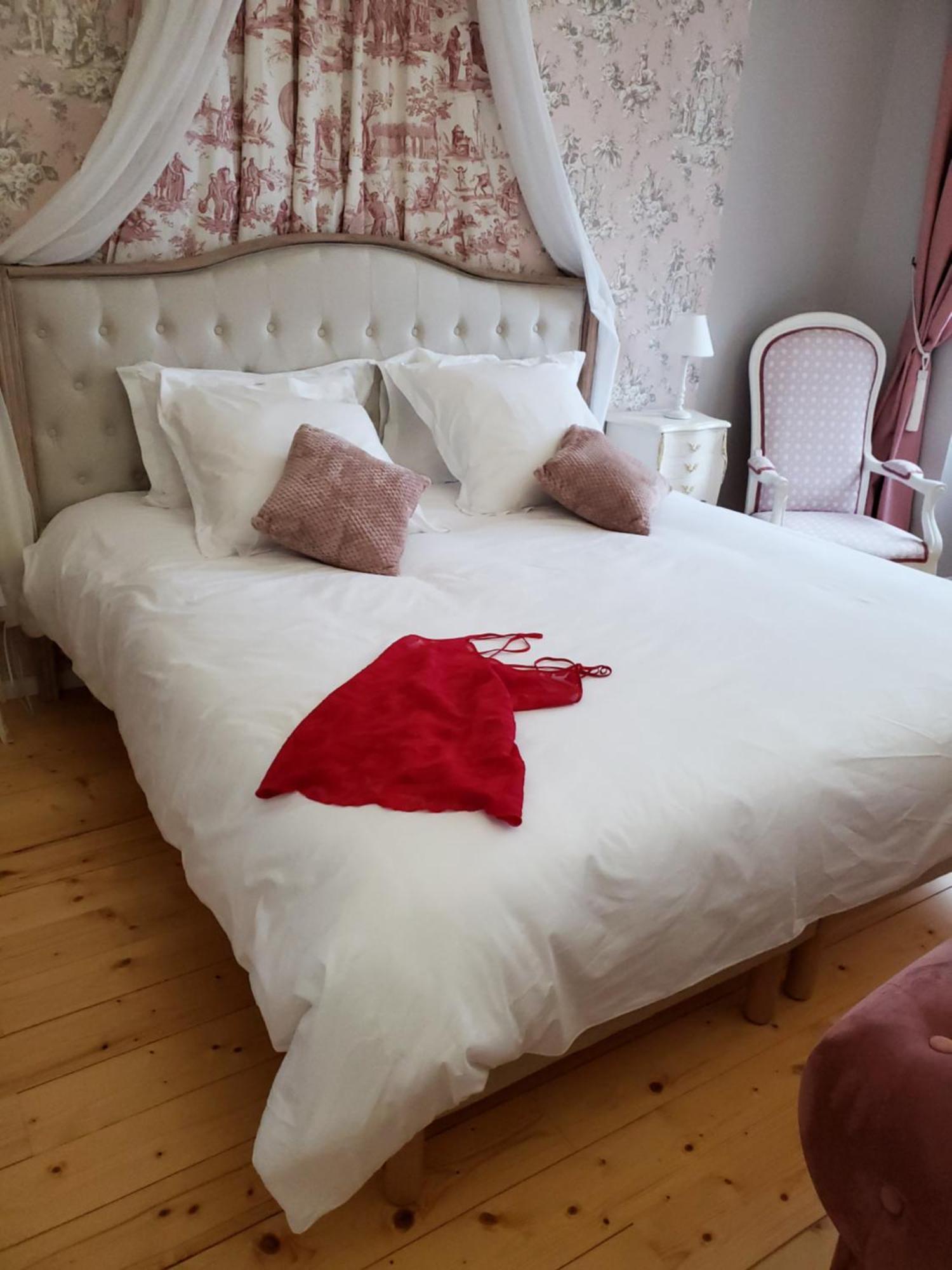 Domaine De La Gemoliere Bed & Breakfast Gémozac Eksteriør bilde