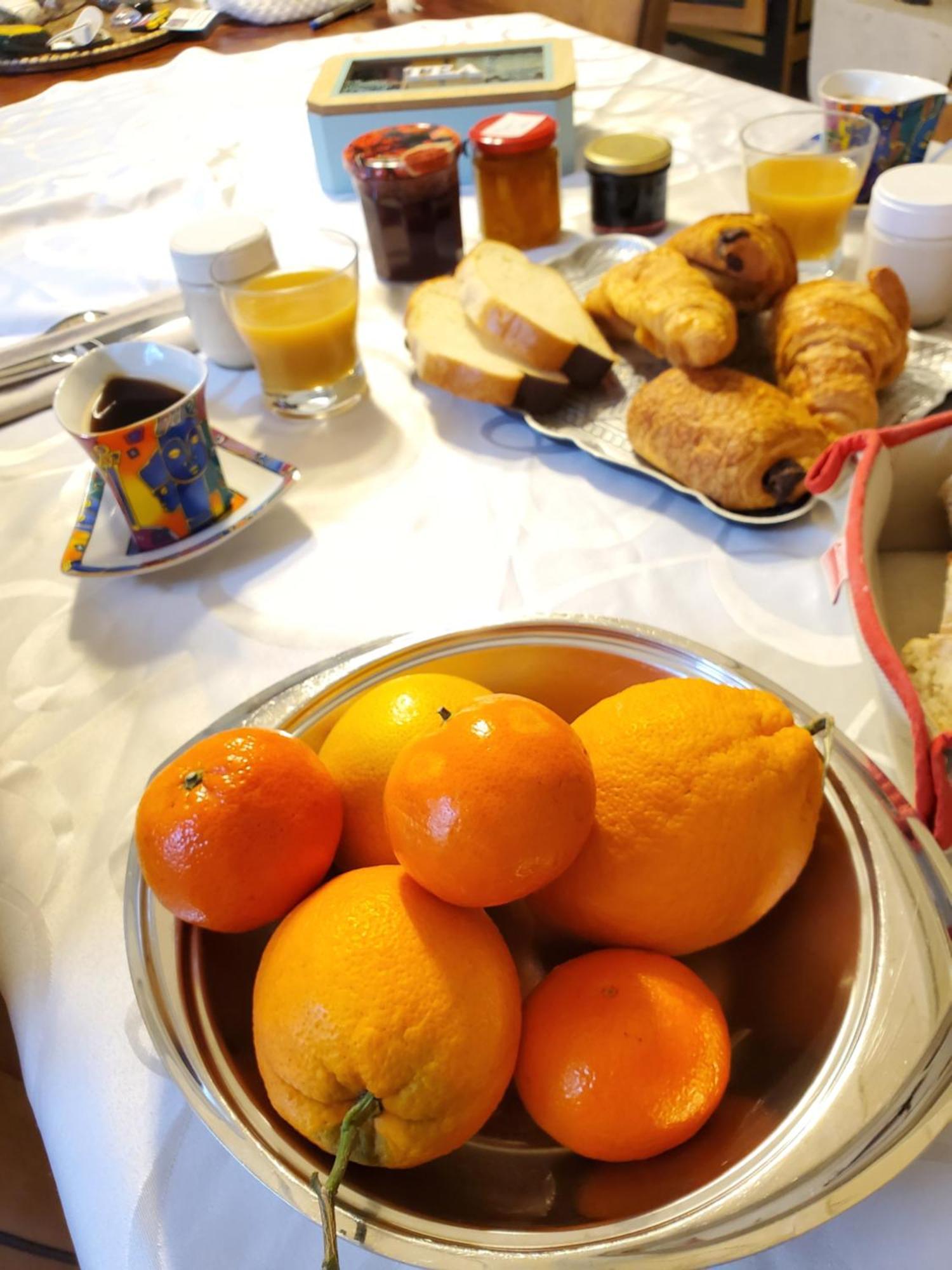 Domaine De La Gemoliere Bed & Breakfast Gémozac Eksteriør bilde