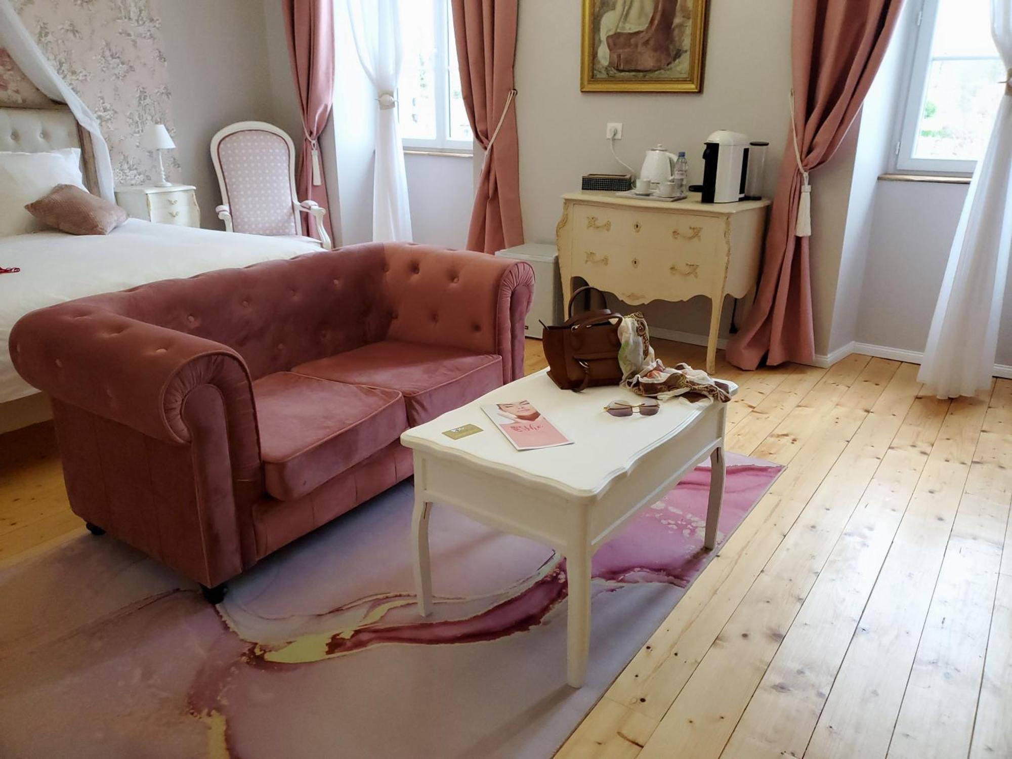 Domaine De La Gemoliere Bed & Breakfast Gémozac Eksteriør bilde