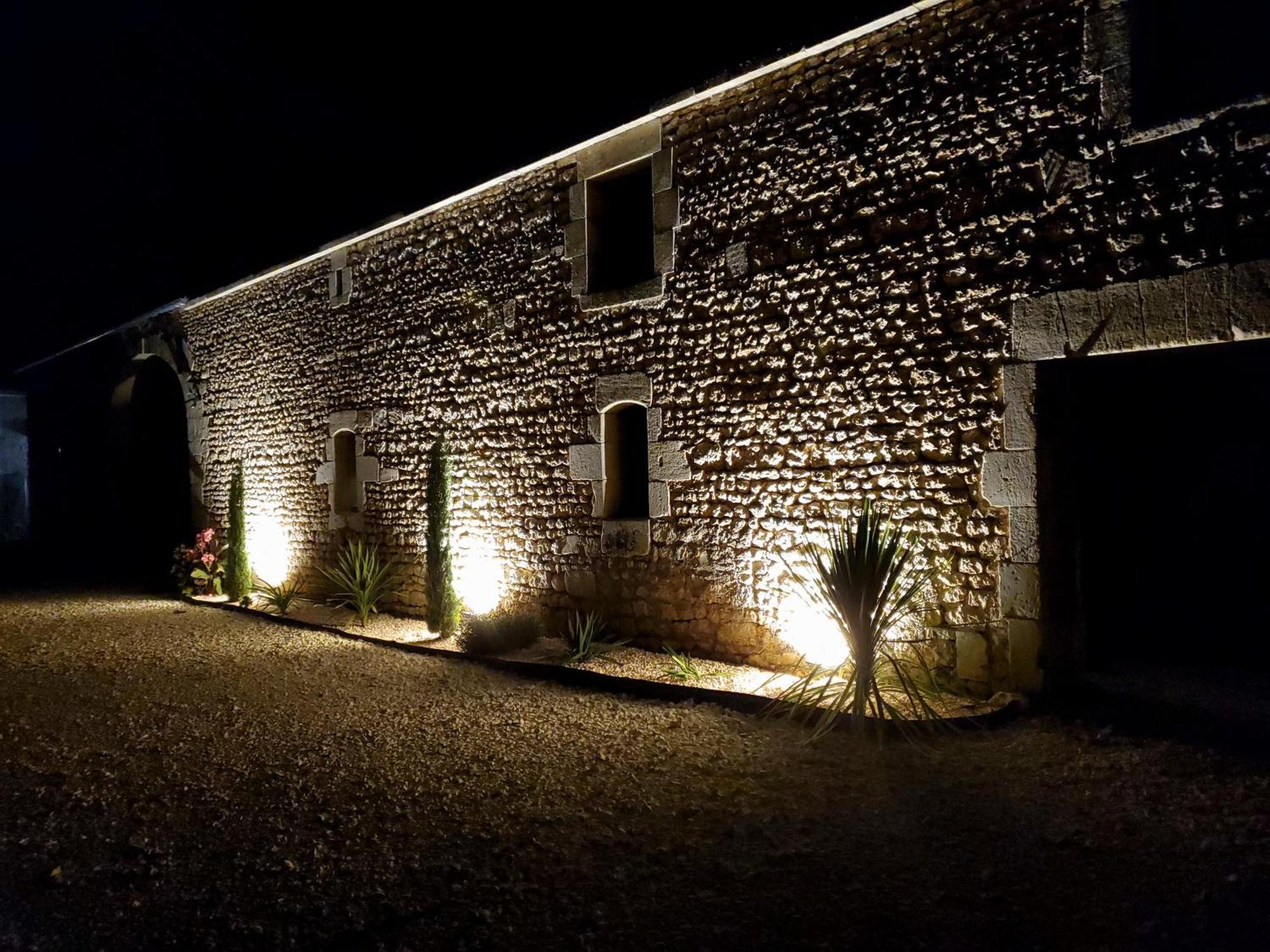 Domaine De La Gemoliere Bed & Breakfast Gémozac Eksteriør bilde